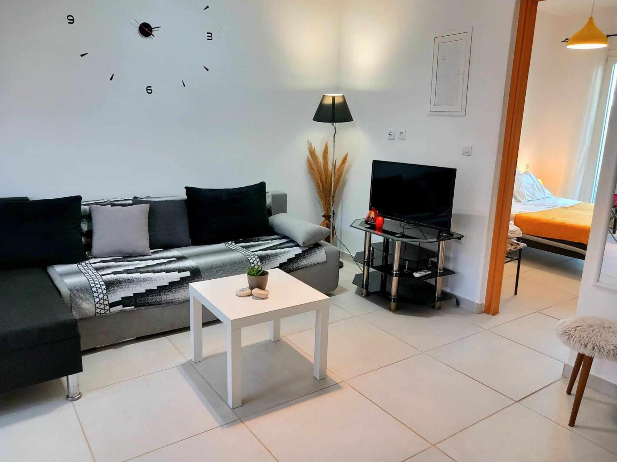 4T Apartments アルゴストリオン エクステリア 写真