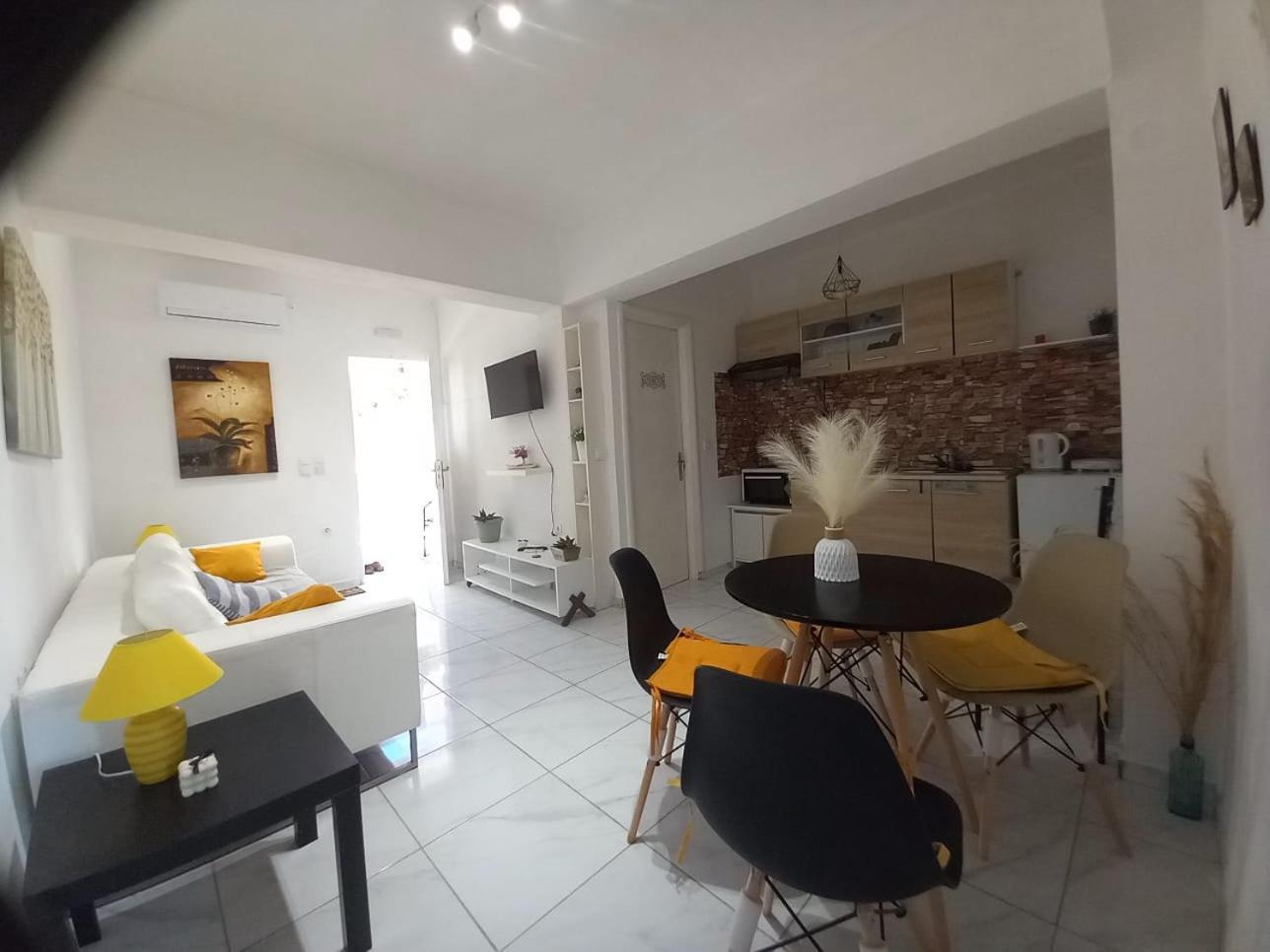 4T Apartments アルゴストリオン エクステリア 写真